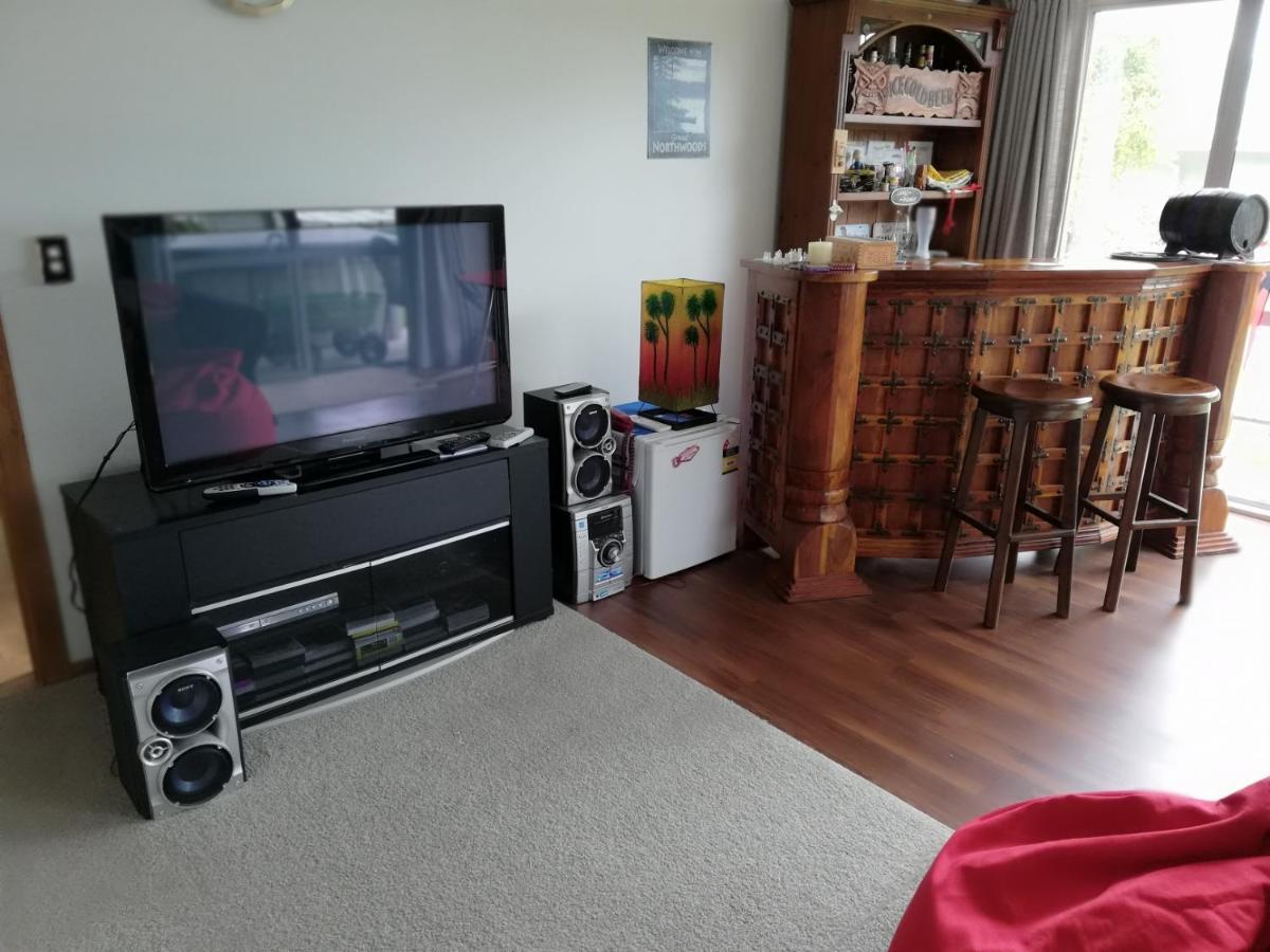 Whaka Heights Bed & Breakfast Christchurch Bagian luar foto