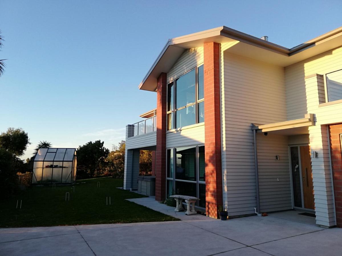 Whaka Heights Bed & Breakfast Christchurch Bagian luar foto